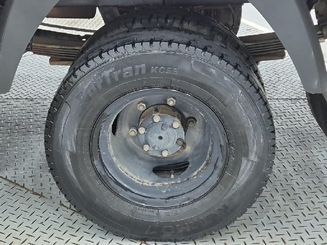 6101000060R19.jpg