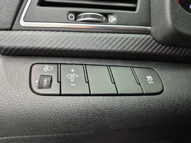 6081502015R16.jpg