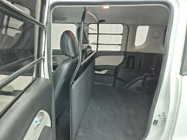 6091000666R12.jpg