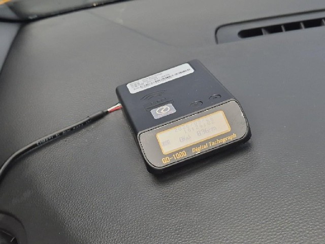 6091500771R15.jpg