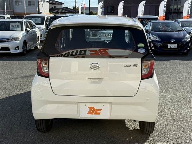 8970bdf3ef64bae6eb650506ab35cc3f.jpg