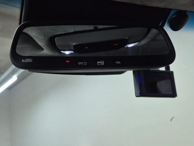 5121502395R16.jpg