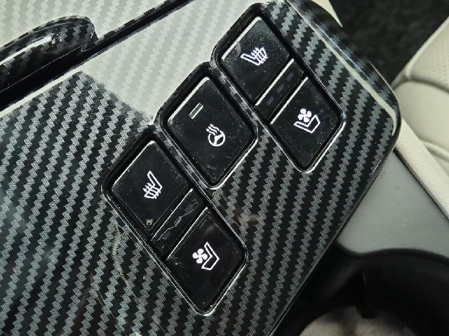 6051500111R17.jpg