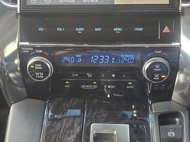 0541419A30261015W00113.jpg