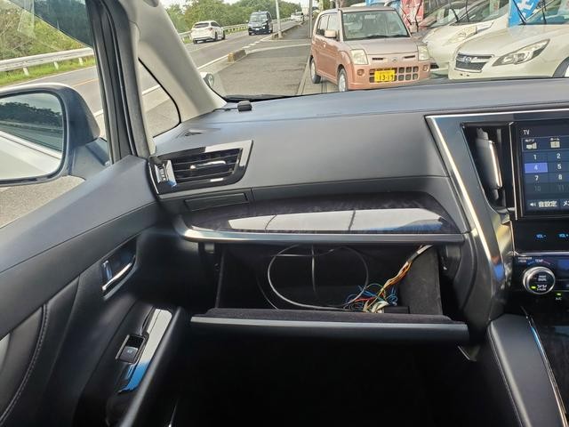 0541419A30261015W00115.jpg