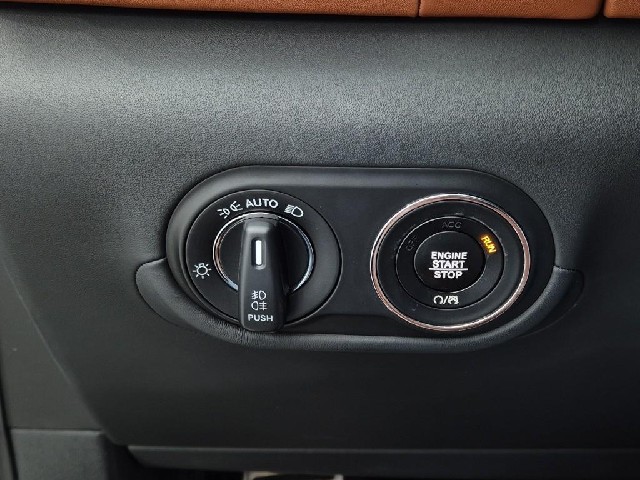 6061001257R18.jpg