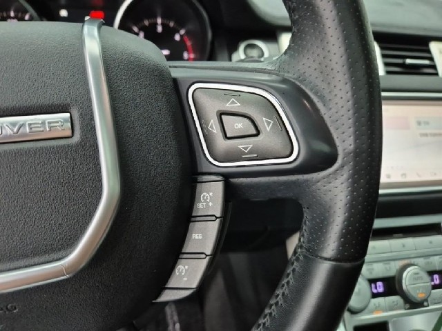 6071000043R16.jpg