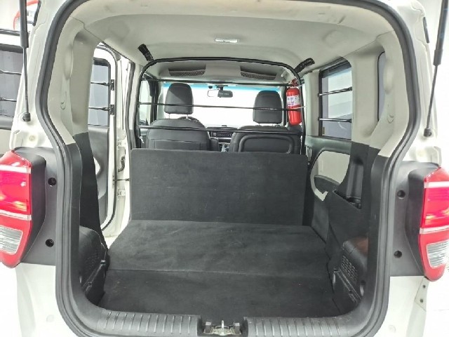 6081001812R17.jpg