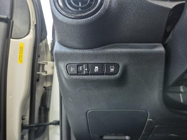6091500684R17.jpg
