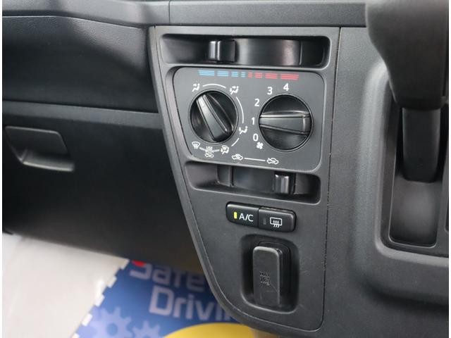 0500206A30261013W00212.jpg