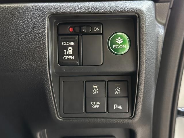 0509824A30261013W01305.jpg