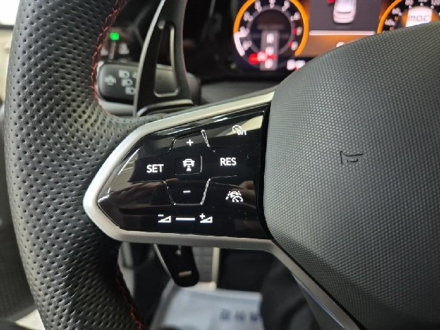 6081001589R16.jpg