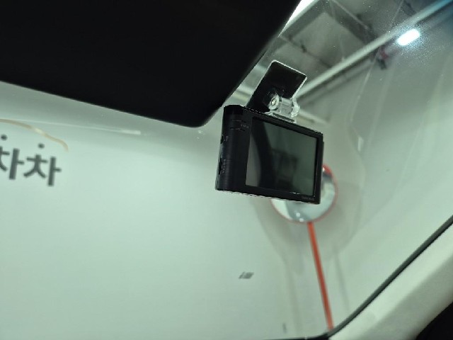 6061500831R17.jpg