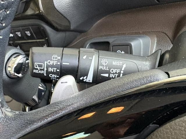 0704150A30261015W00216.jpg