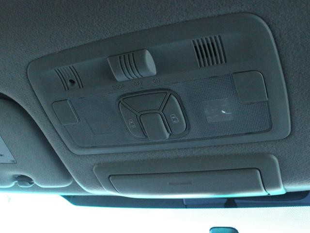 0520029A30260920W00213.jpg