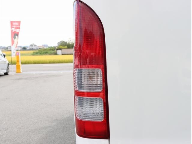 0700373A30261013W00117.jpg