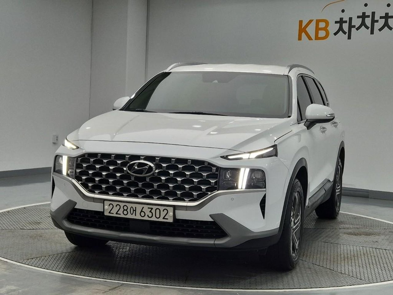 2022 Hyundai Santa, photo 1 of 1