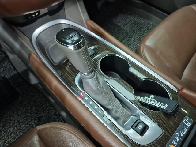 6051000331R8.jpg