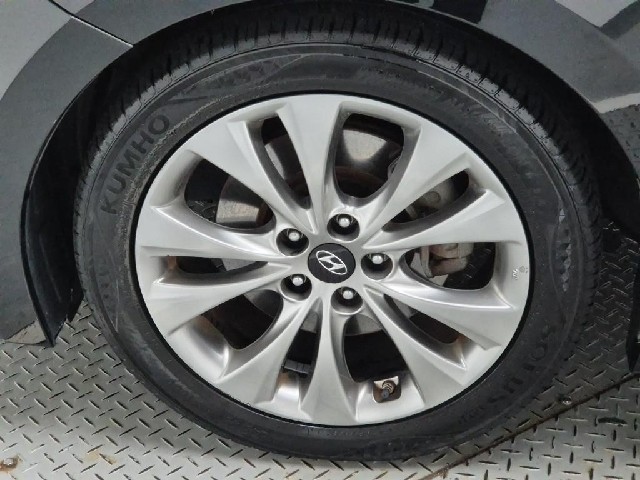 5081001696R19.jpg