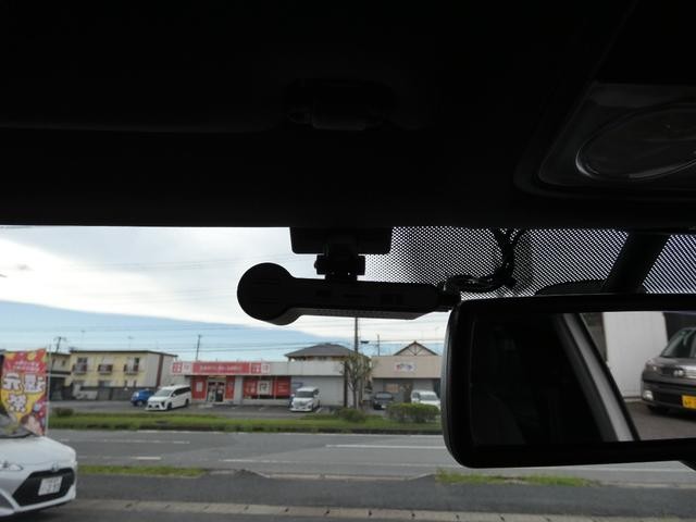 0520246A30261006W00103.jpg
