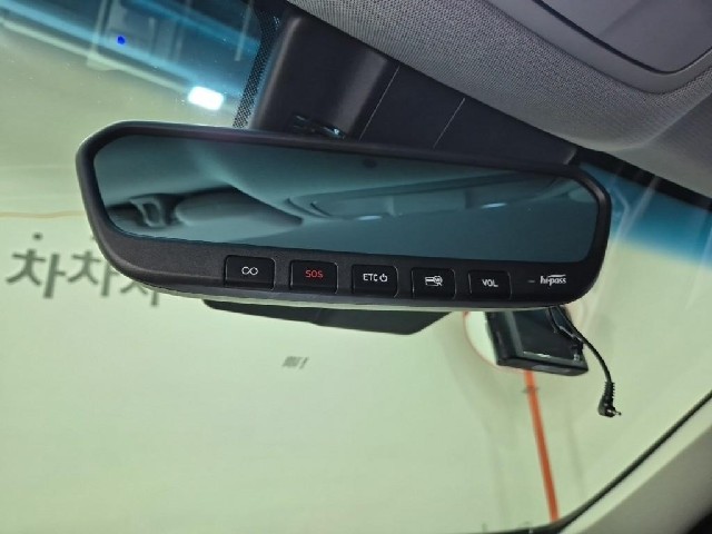 6081000249R17.jpg