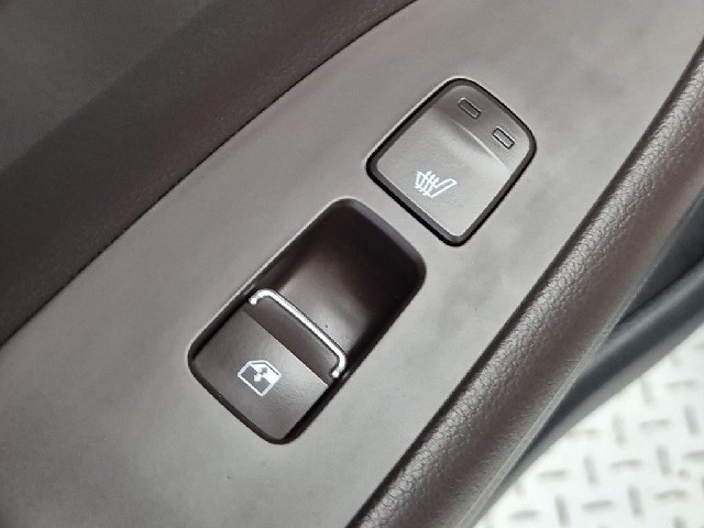 6051501651R19.jpg