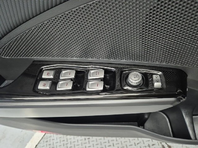6041500384R19.jpg
