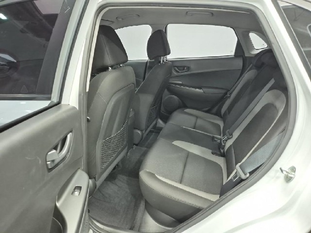 6061000833R12.jpg
