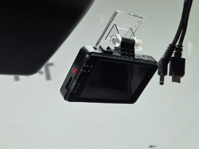 6011000669R16.jpg
