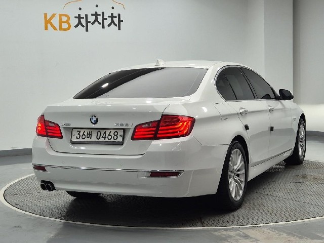 6081000008R3.jpg