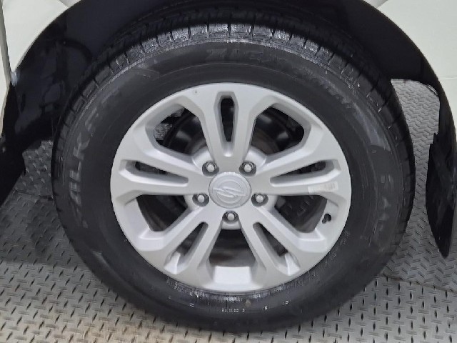 6081000484R20.jpg
