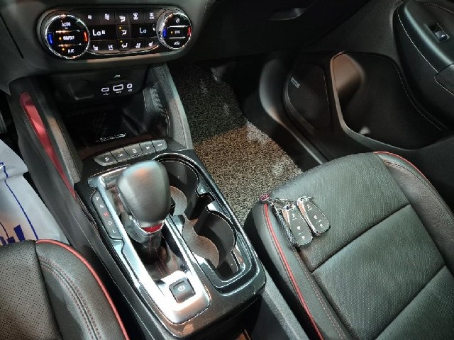 6081001049R8.jpg