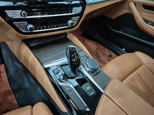 6081501248R8.jpg