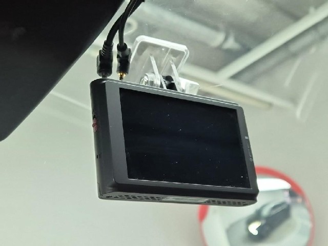 5111000908R16.jpg