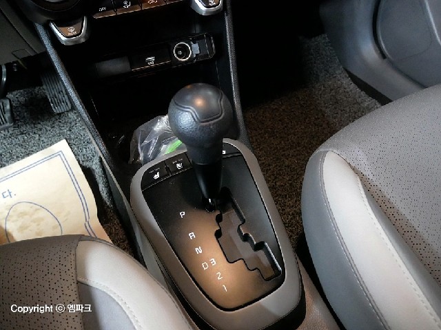 3111000672R18.jpg