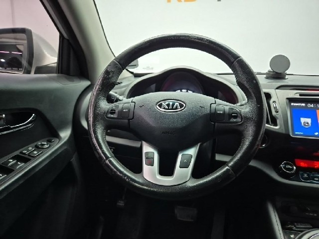 6081000760R8.jpg