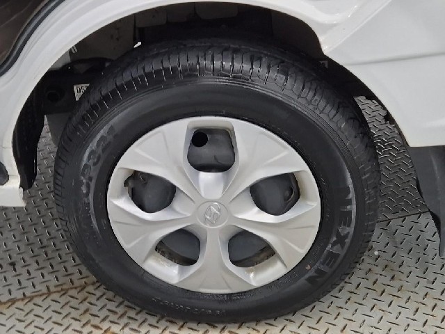 6081000838R15.jpg