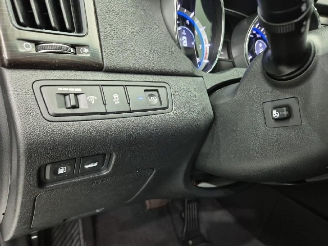 6081000032R16.jpg