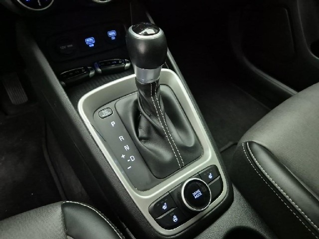6081000797R8.jpg