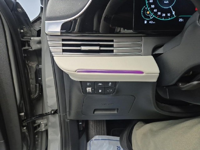 6061501177R17.jpg