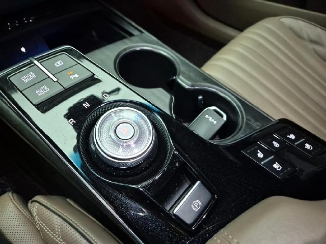 5011001636R8.jpg