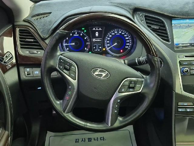 6051502066R9.jpg