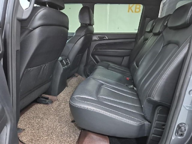 6061000092R12.jpg