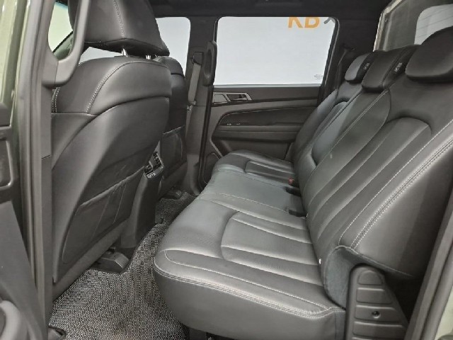 6061000763R12.jpg