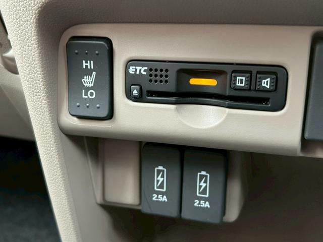0551526A30251106W00114.jpg