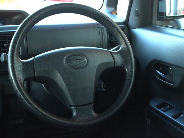 0520029A30261006W00509.jpg