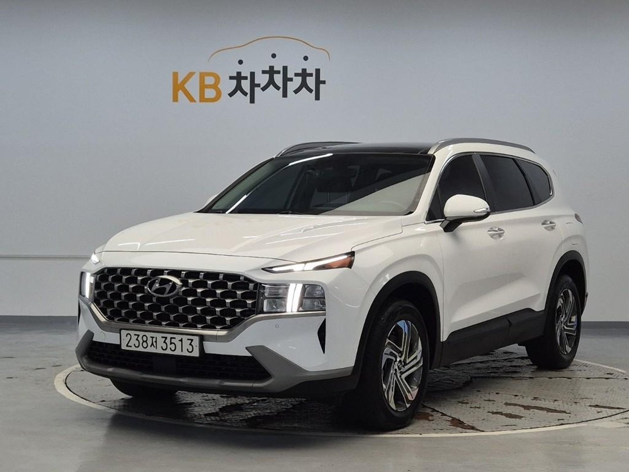 2023 Hyundai Santa, photo 1 of 1