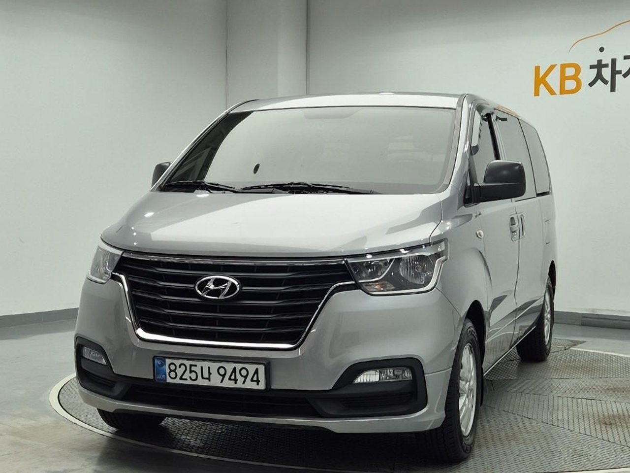 2021 Hyundai Starex, photo 1 of 1