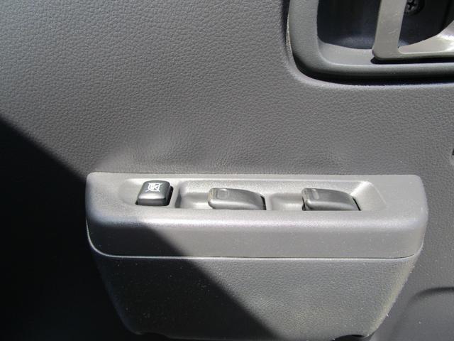 0601998A30260412W00118.jpg