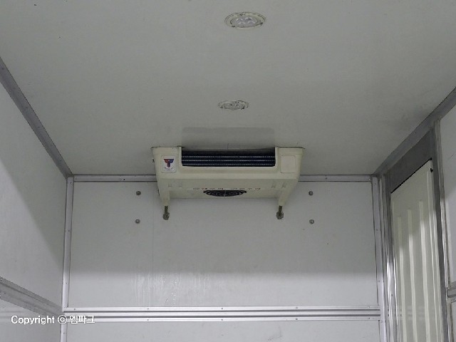 2051502167R18.jpg